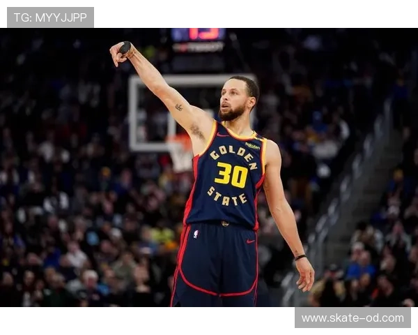 库明加持球强攻提升终结效率，角色转变主导勇士进攻