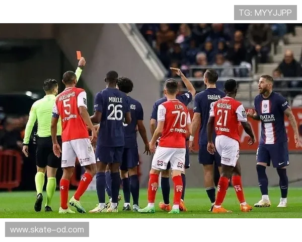 拉莫斯红黄牌纪录与强硬防守风格解析