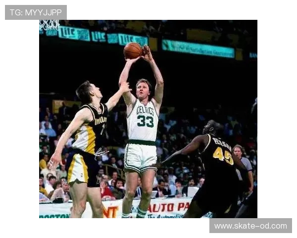 拉里·伯德关键时刻无球掩护拉开空间优于贾巴尔