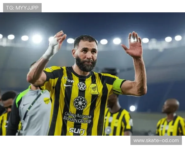 本泽马 vs 大罗：中锋历史地位差距解析