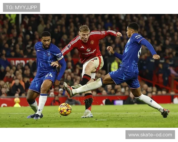 曼联战术体系缺乏稳定性，对关键战表现形成制约